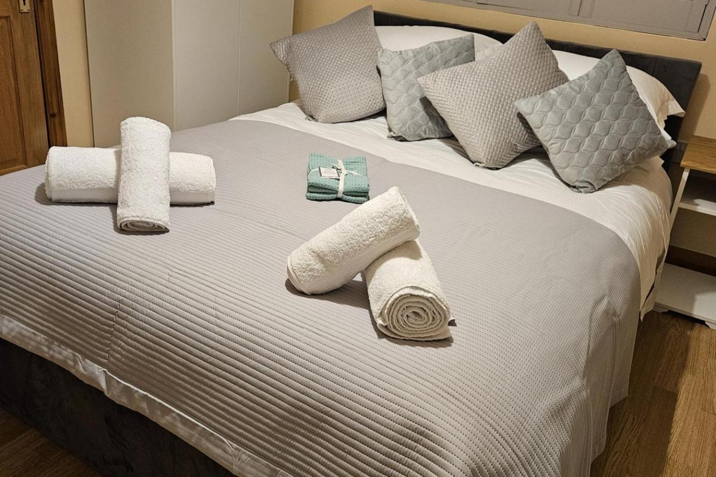 Apartamento Cockfosters - - Sleeps 3 - Near Underground Londres